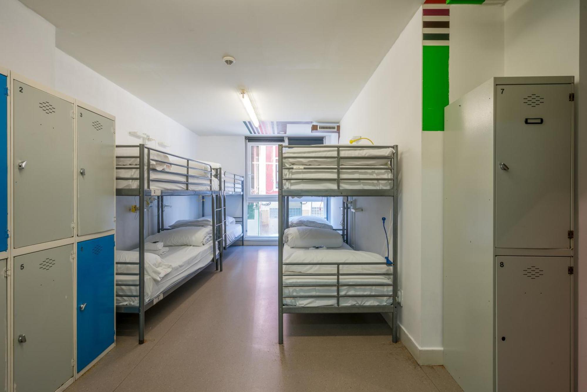 Ganbara Hostel - Self Check In Билбао Екстериор снимка