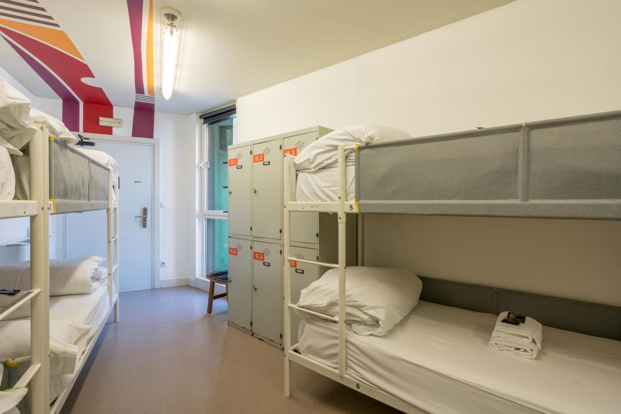 Ganbara Hostel - Self Check In Билбао Екстериор снимка